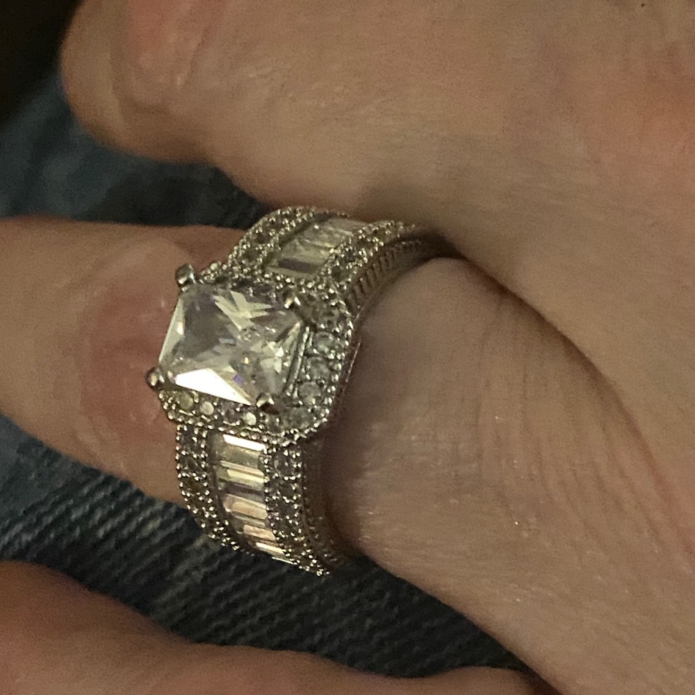 Elegant Silver Women's Ring